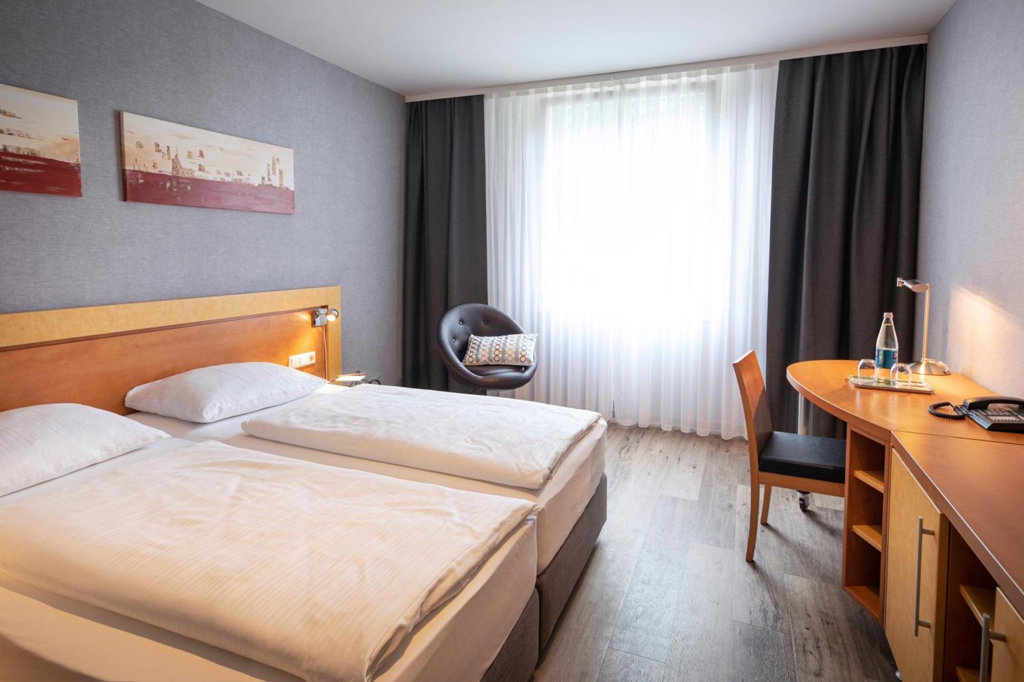 Business Double Room,1546403614:JPEG