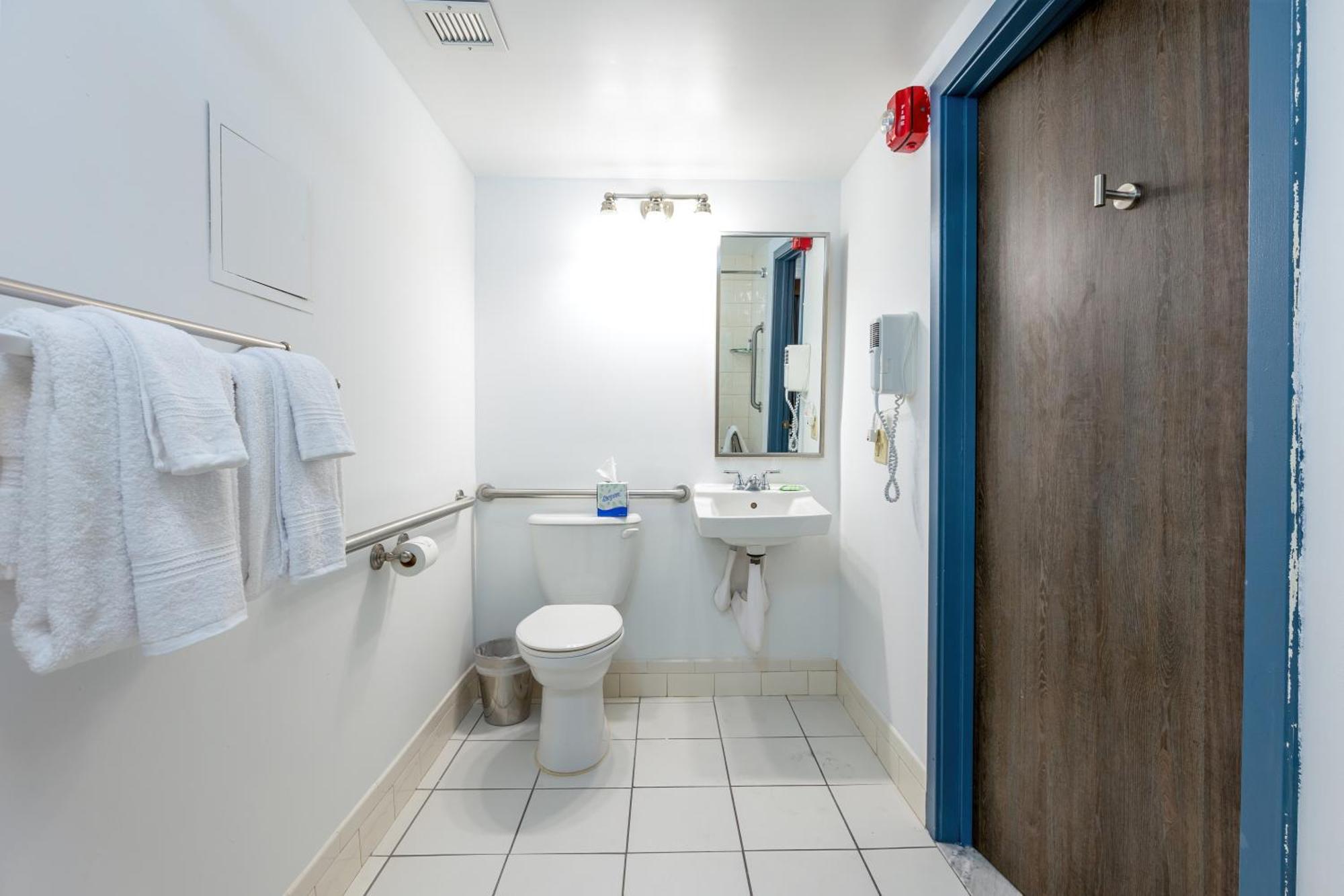 Standaard Kamer met Kingsize Bed - Toegankelijk voor Gasten met een Beperkte Mobiliteit