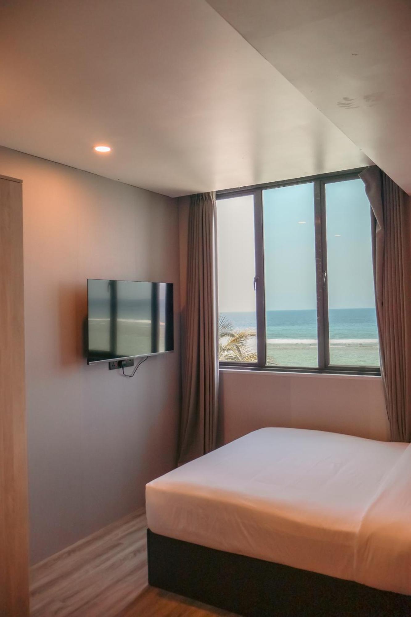 Superior Double Room with Sea View and Free Airport Transfer