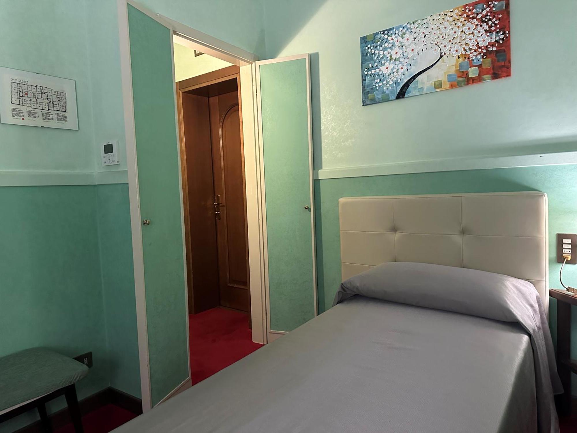 Single Room,1186480996:JPEG