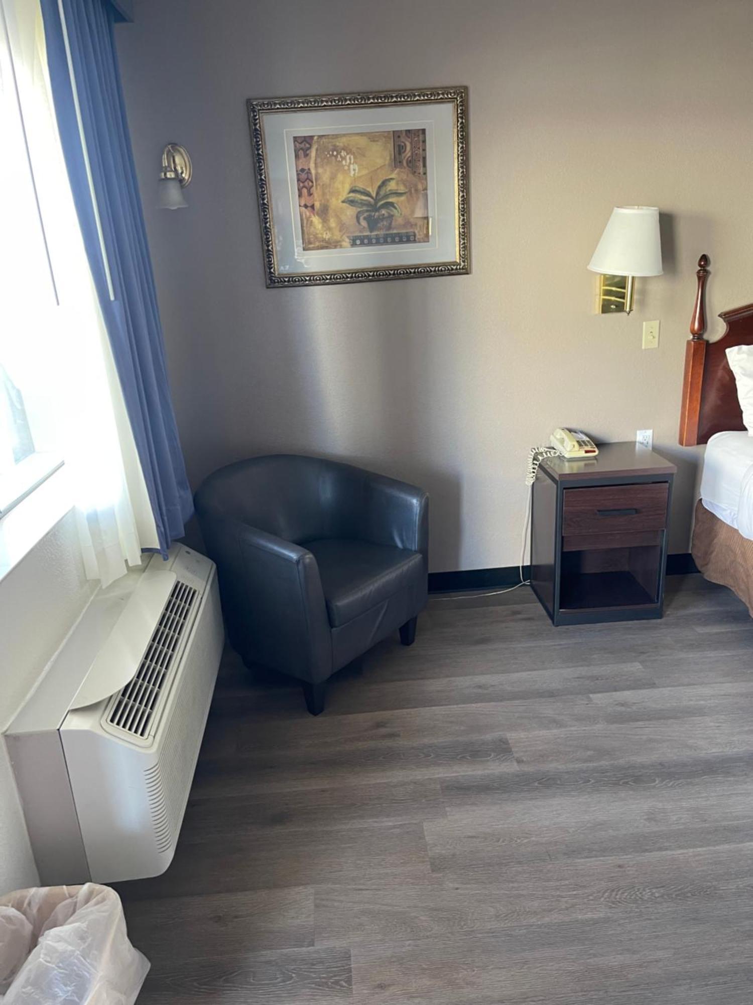 King Room - Non-Smoking