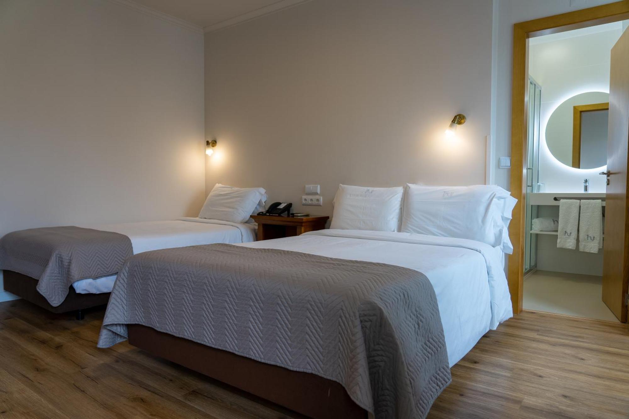 Chambre Double ou Lits Jumeaux avec Lit d'Appoint