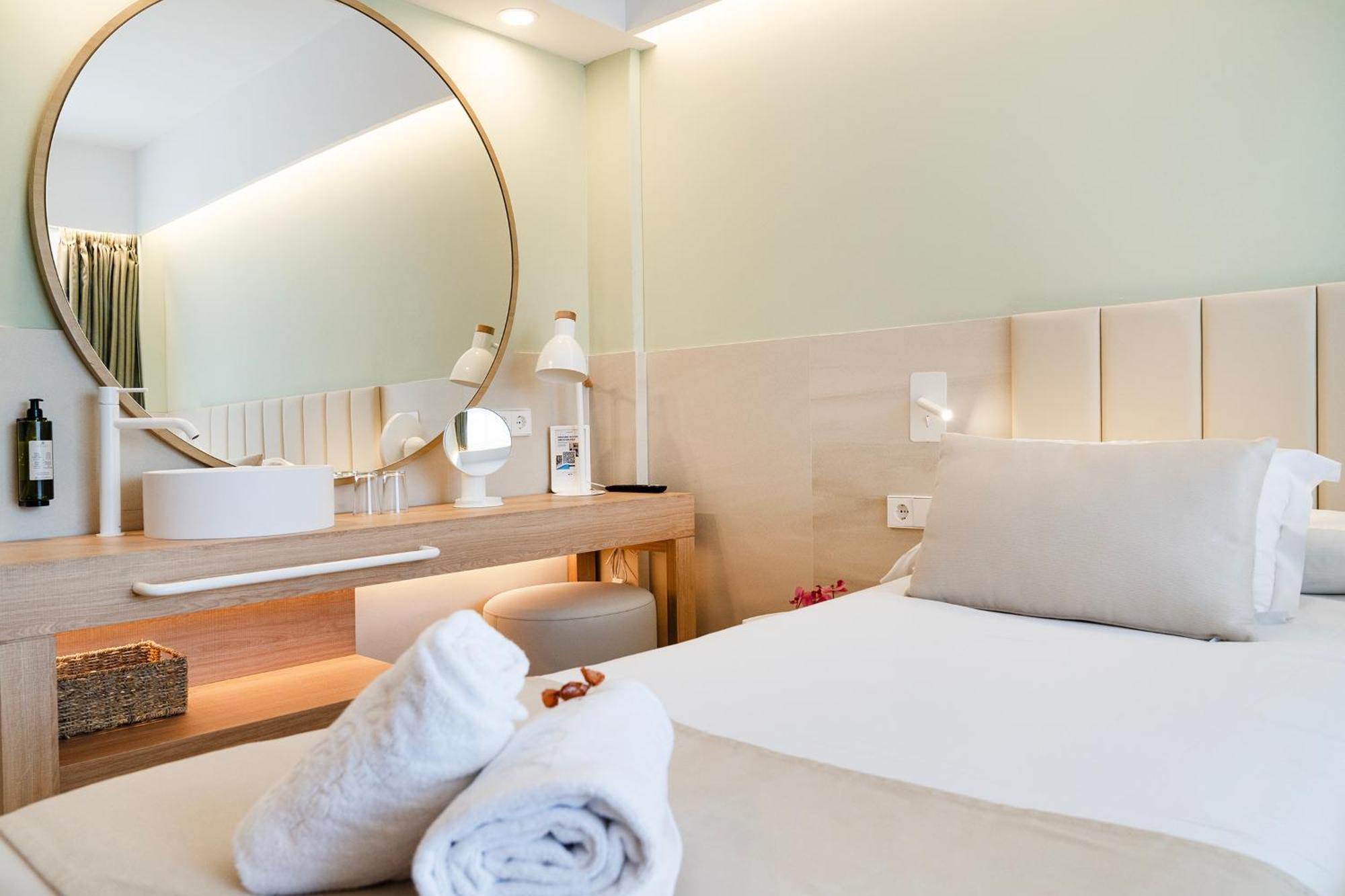Chambre Lits Jumeaux - Vue sur Piscine