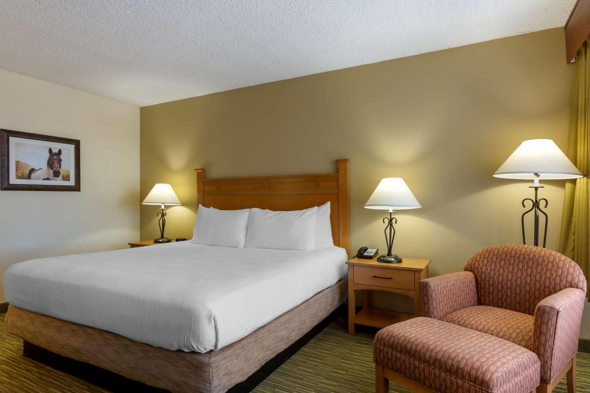 King Room with Bath Tub - Disability Access/Non-Smoking