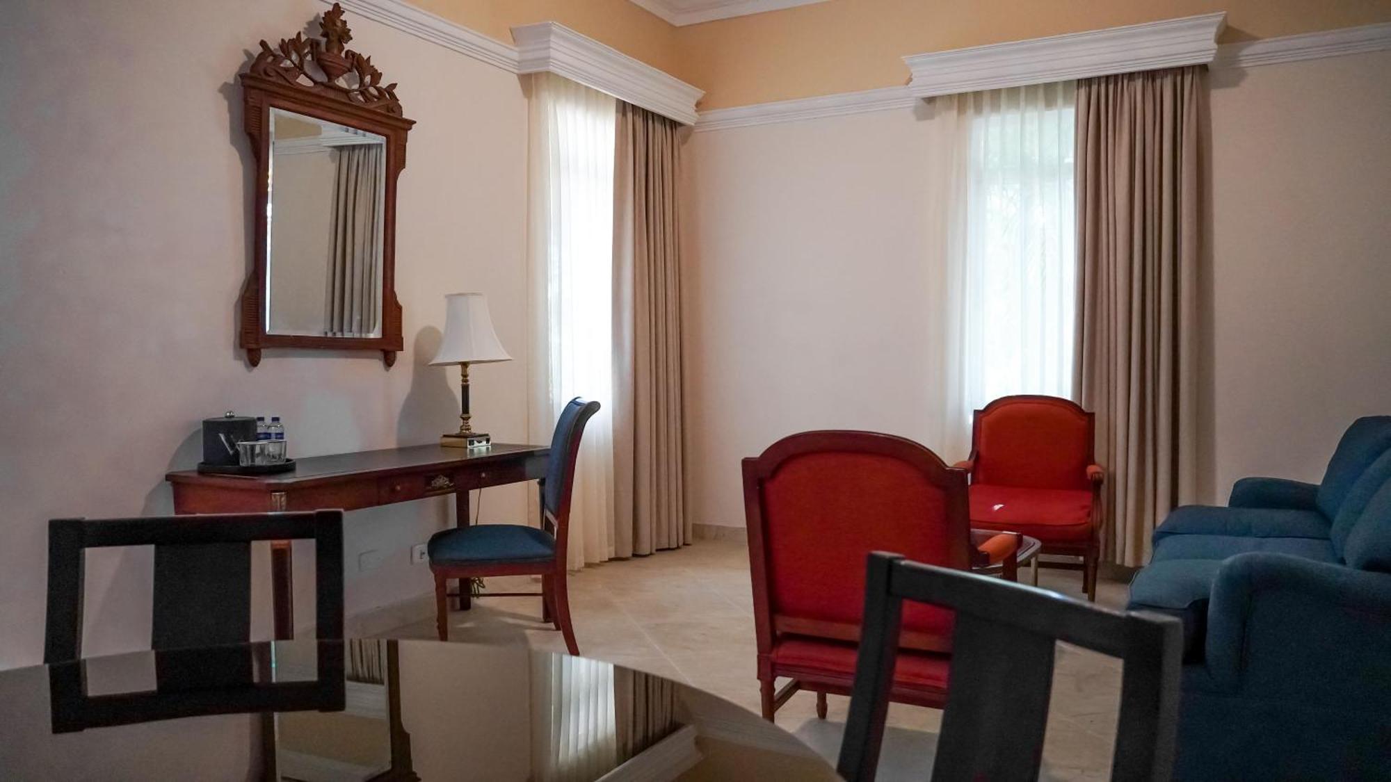 Deluxe King Room