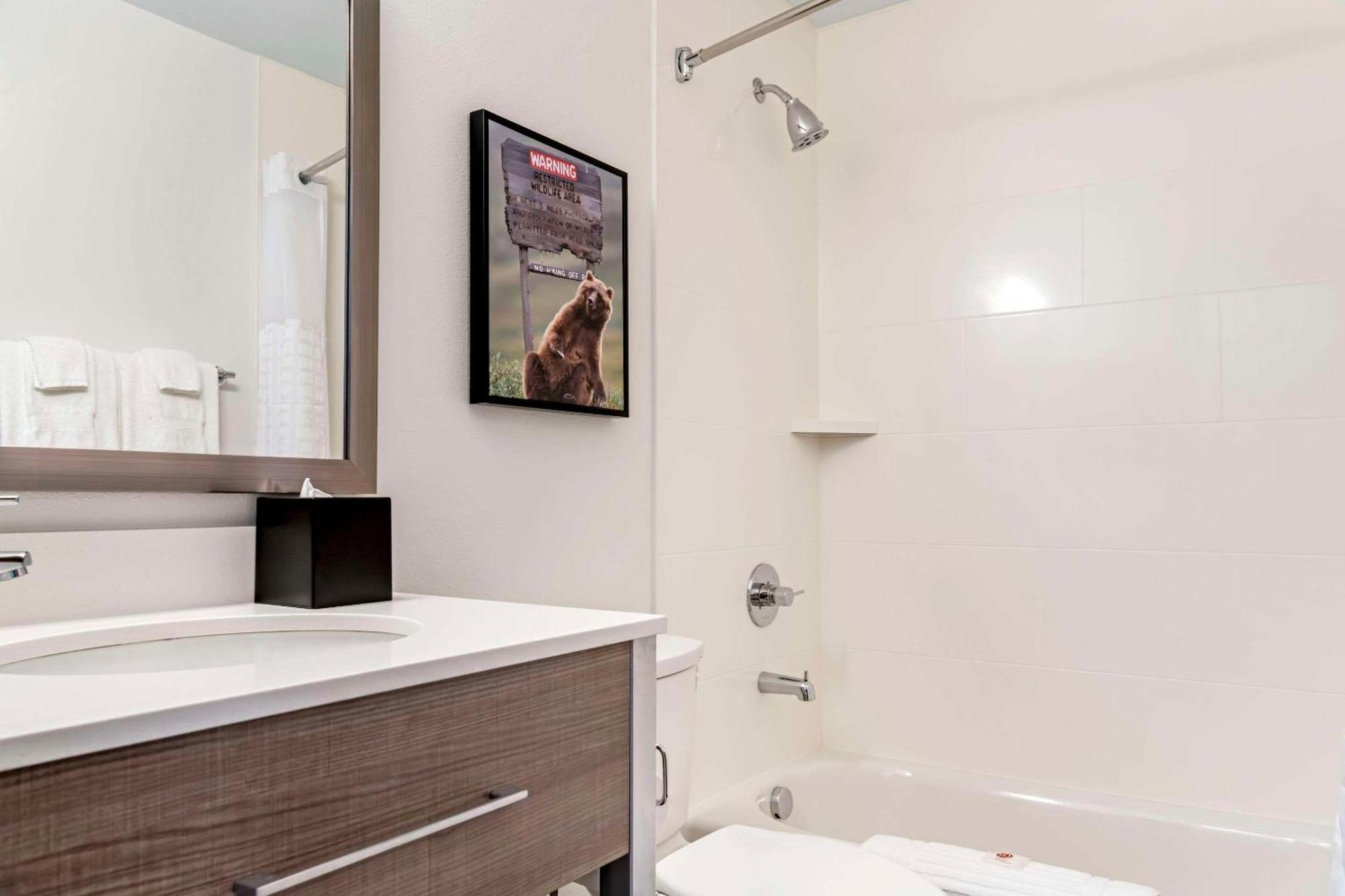 Queen Room - Disability Access