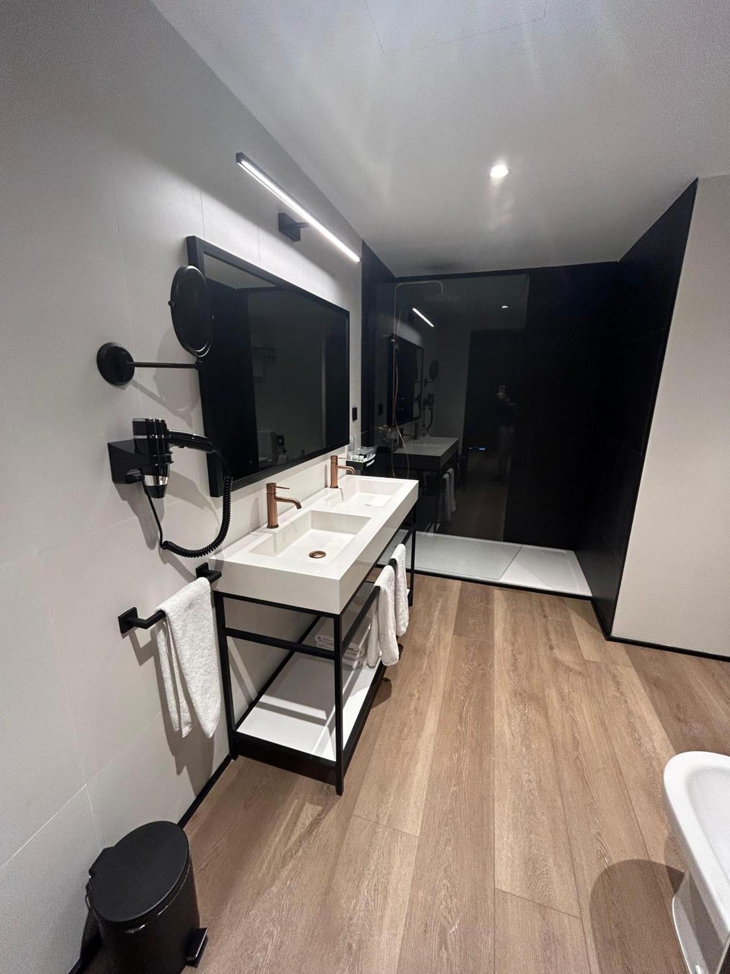 Suite with Terrace,1614775939:JPEG