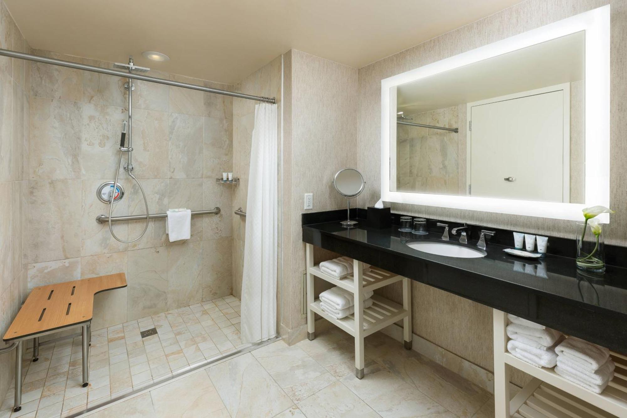 Double Room with Two Double Beds, City View and Roll-in Shower - Mobility Accessible