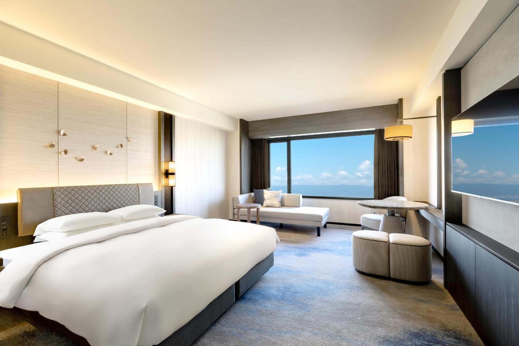 Renovated Deluxe King Room with Sea View - Non-Smoking