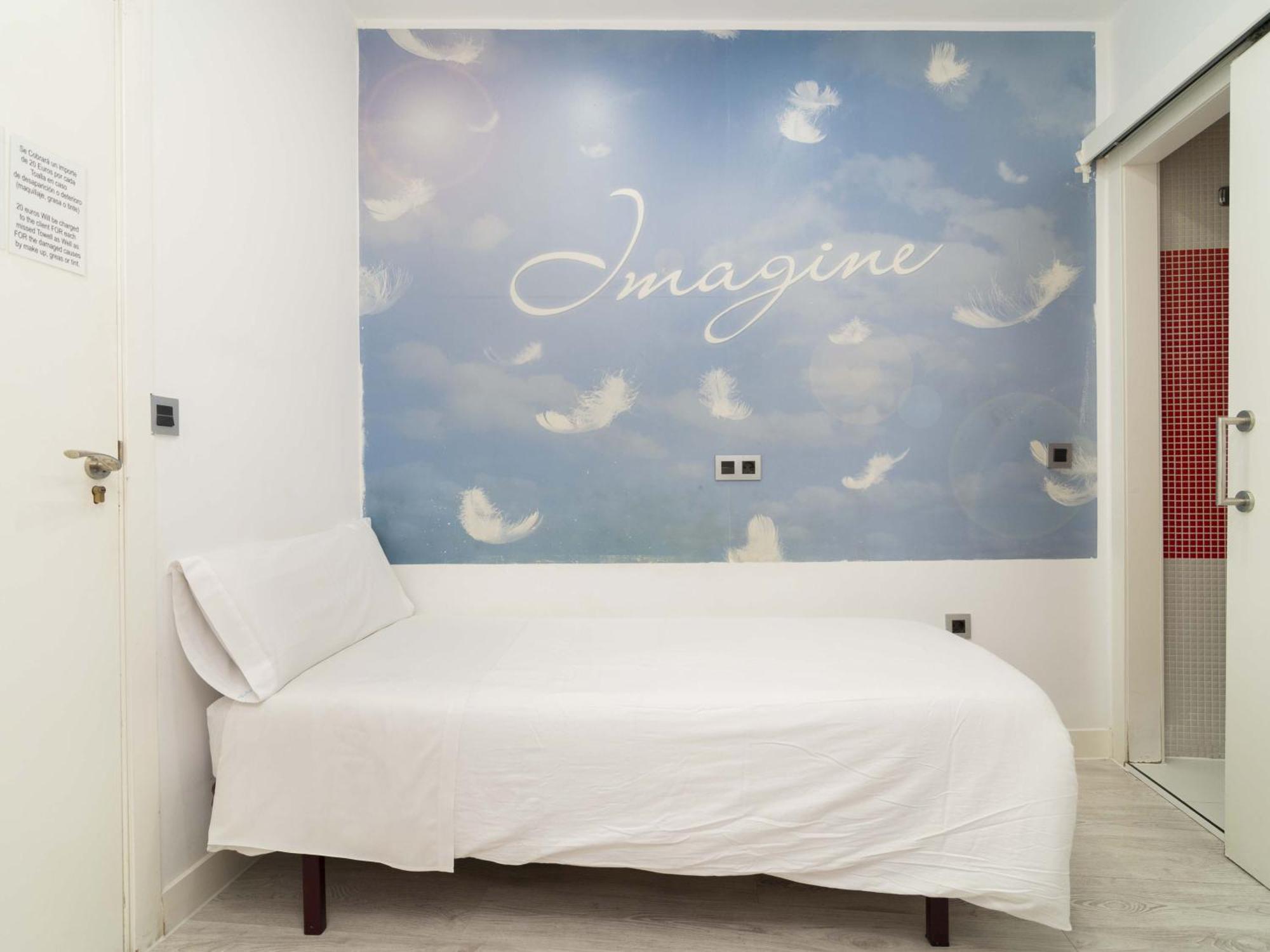 Small Single Room,1624757061:JPEG
