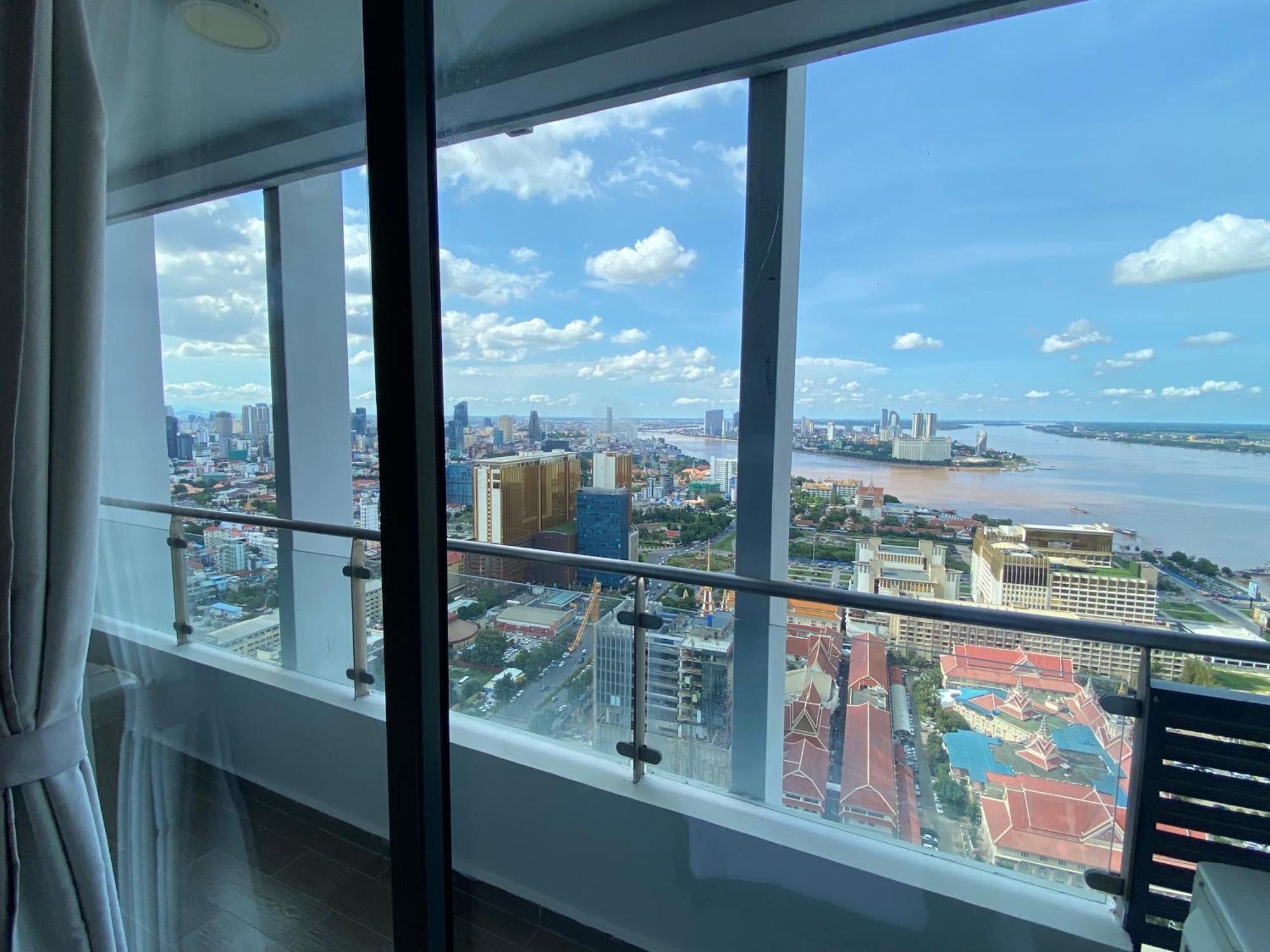 One-Bedroom Apartment River View
