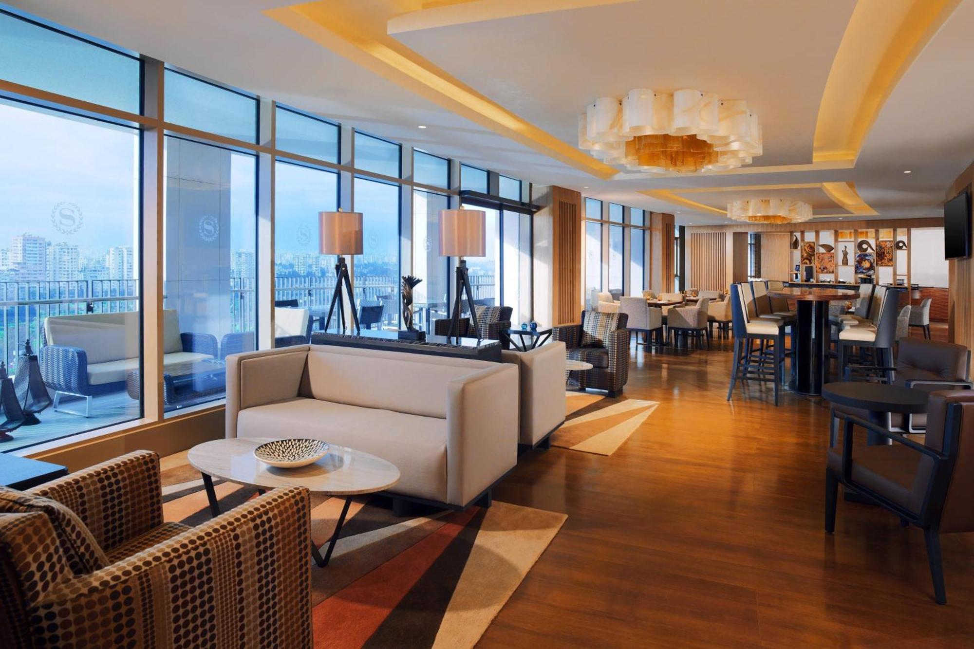 Executive Suite Club lounge access 1 King River view,1634430254:JPEG