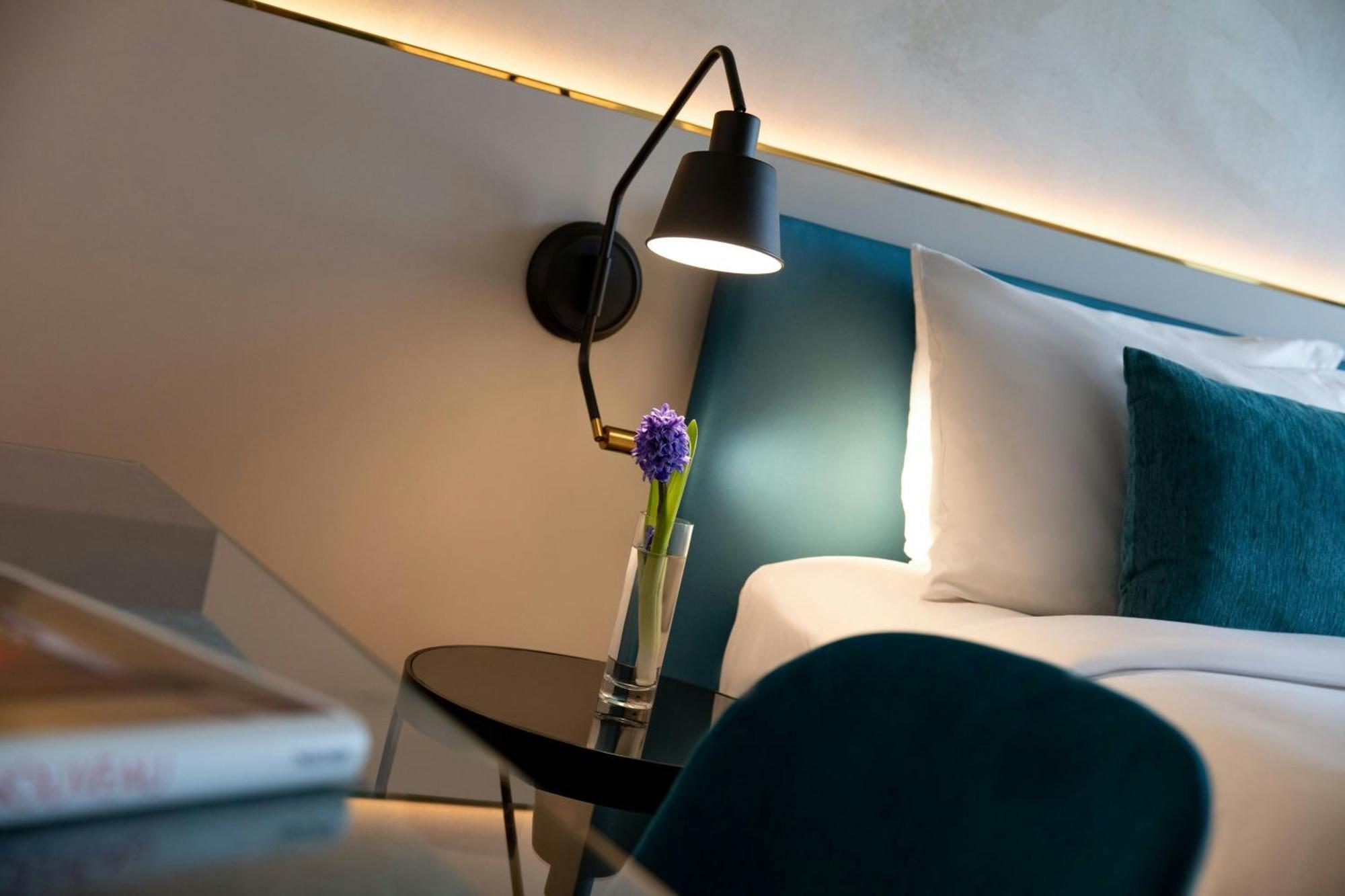 Chambre Lit King-Size Supérieure Urbaine avec Balcon