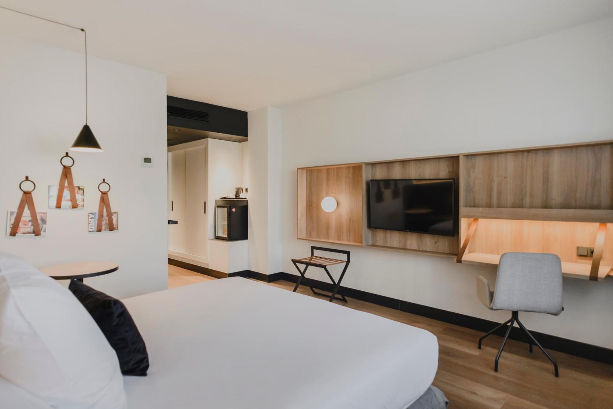 Double Room with City View,1646332256:JPEG