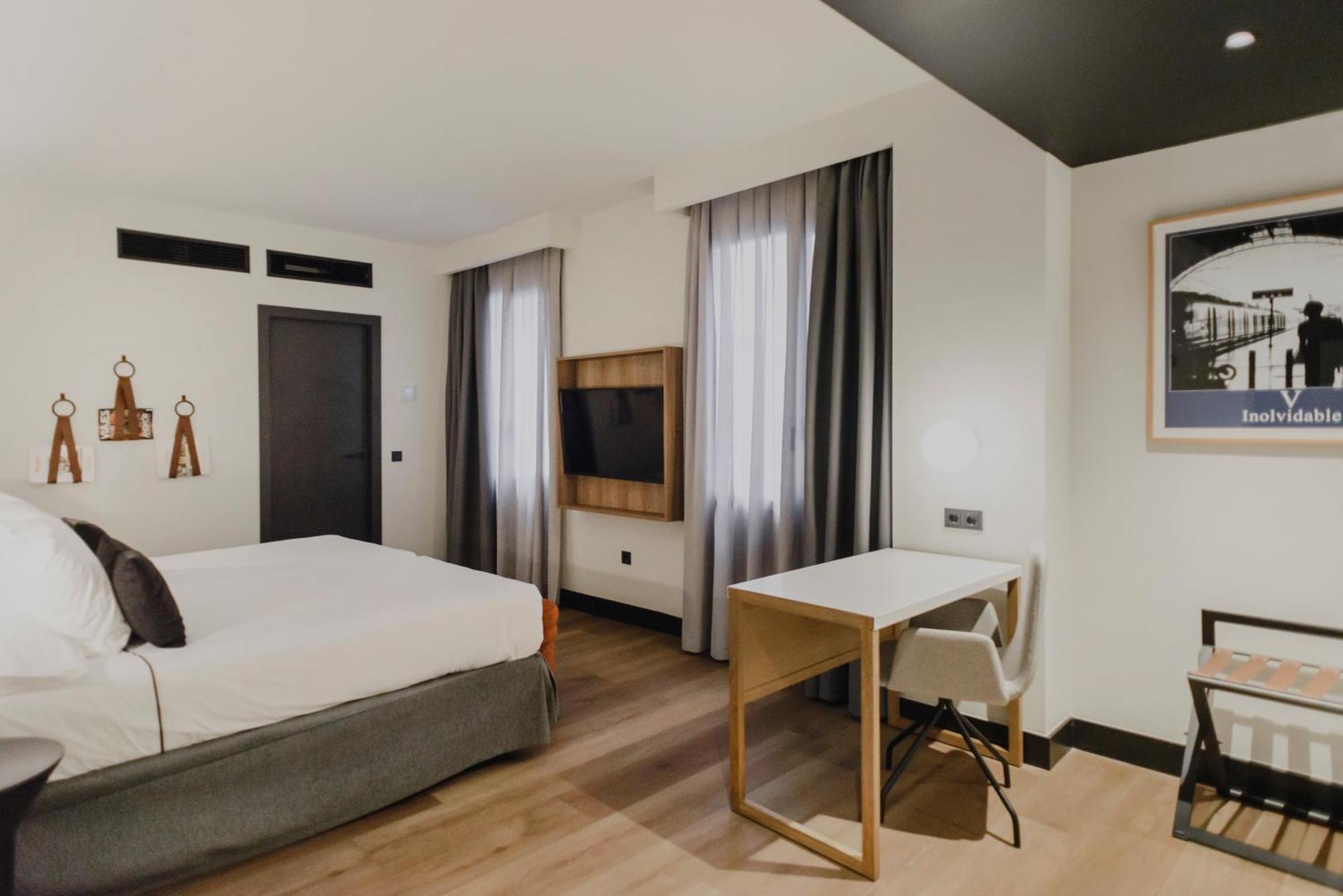 Interior Double Room,1646888884:JPEG