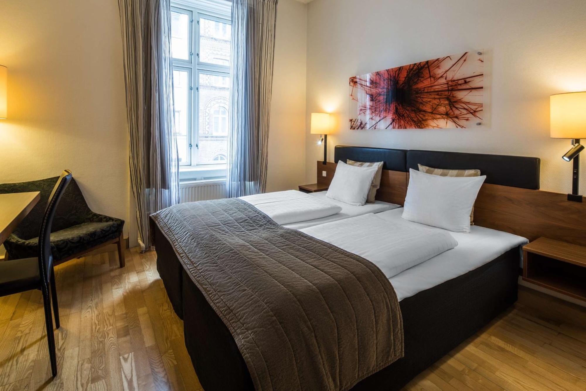 Quarto com 2 Camas de Solteiro