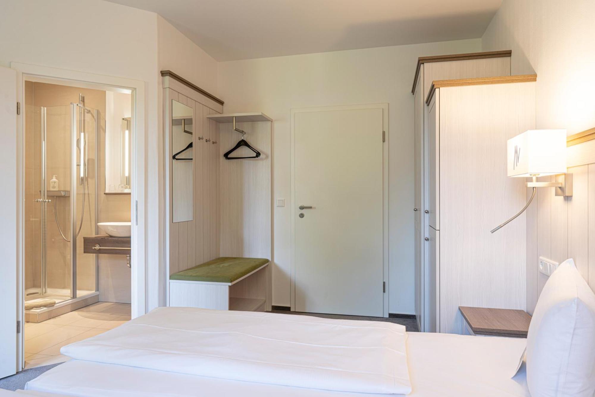 Double Room,641421276:JPEG