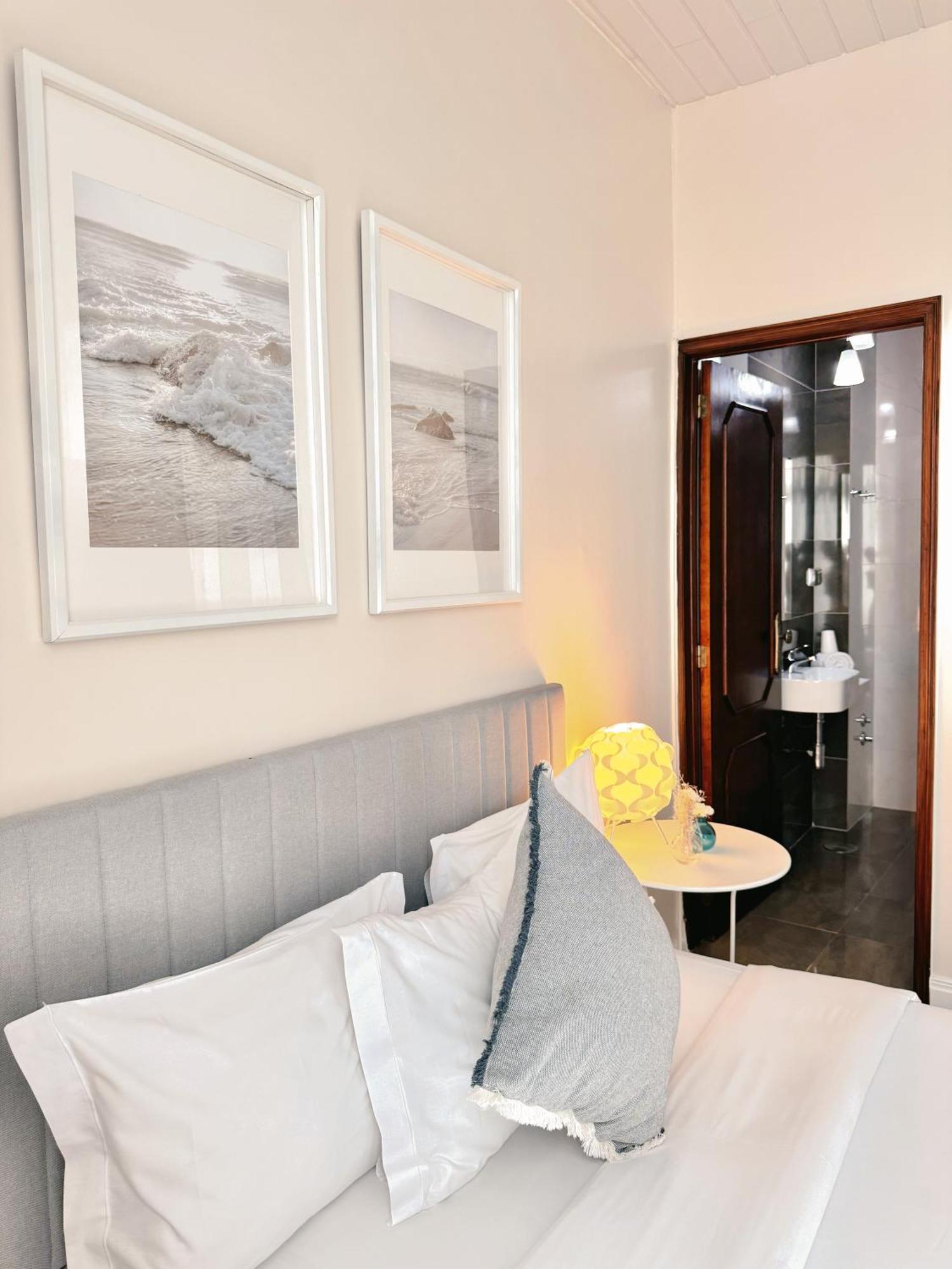 Quarto Duplo com Cama Extra (2 Adultos + 1 Criança)