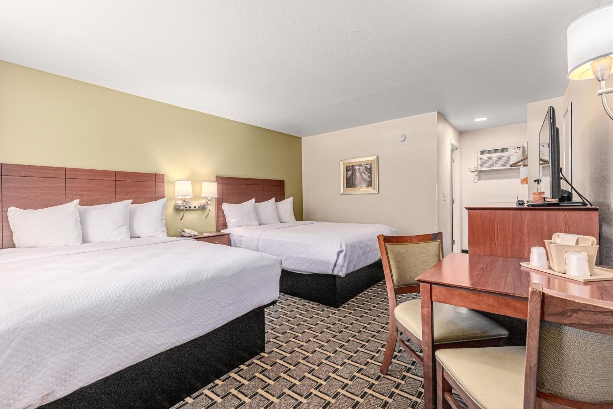 Queen Room with Two Queen Beds - Non-Smoking,1675837790:JPEG