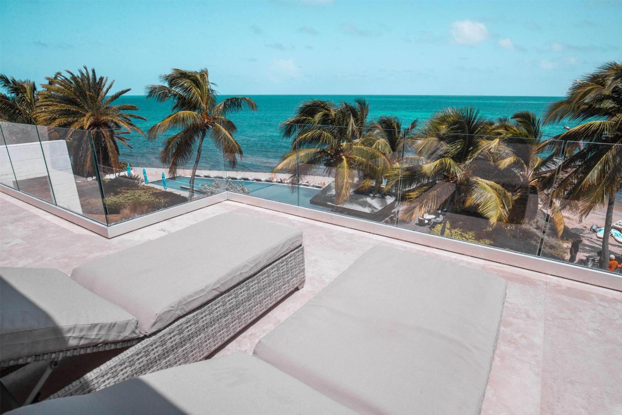 4-Bedroom Oceanfront Penthouse, 2 King Beds, 2 Double Beds, 2 Twin Beds, NSMK
