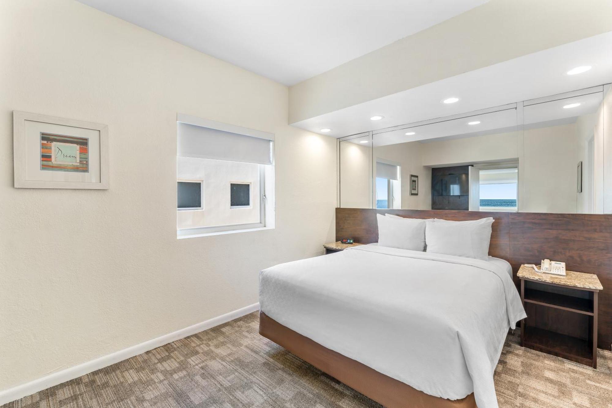 Queen Suite with Sea View,1681736567:JPEG