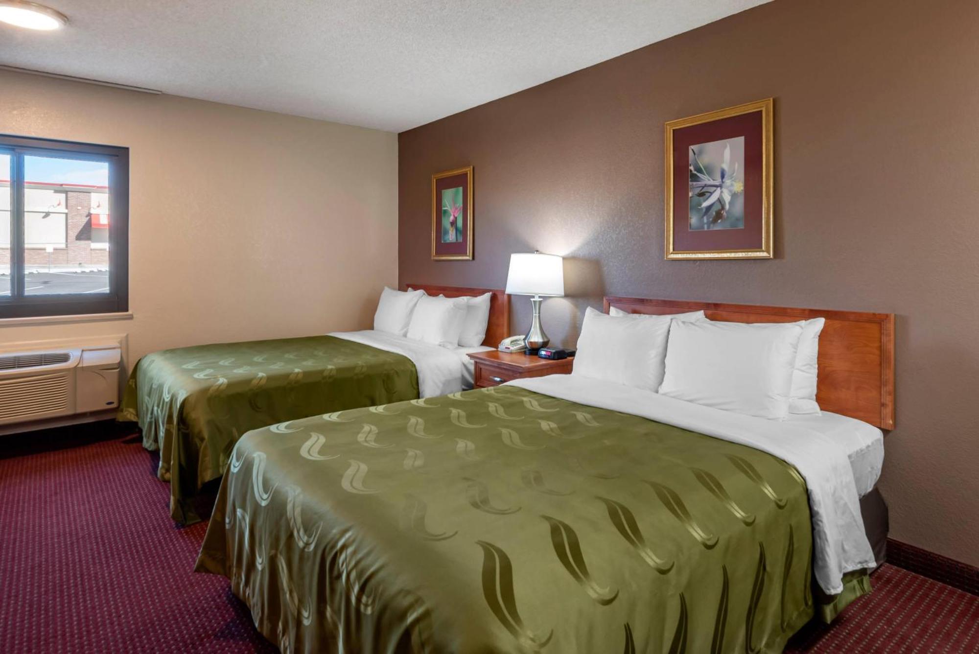 Queen Room Two Queen Beds Tub Accessible or Non-Smoking,1683826083:JPEG