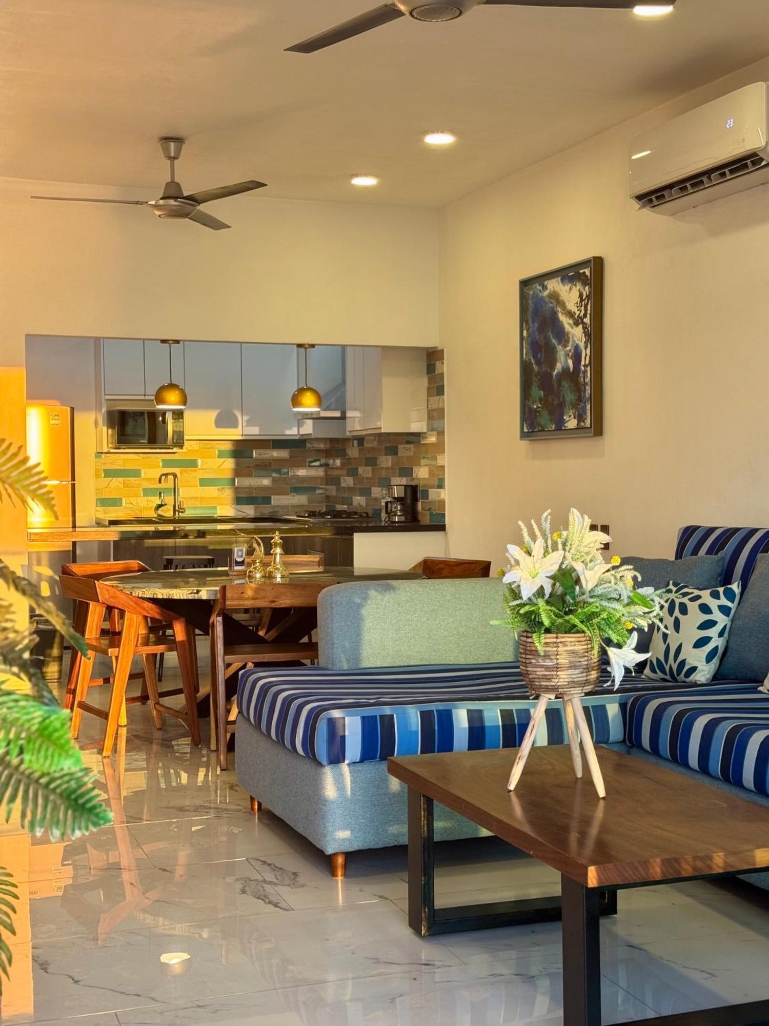 Family Room with Sea View