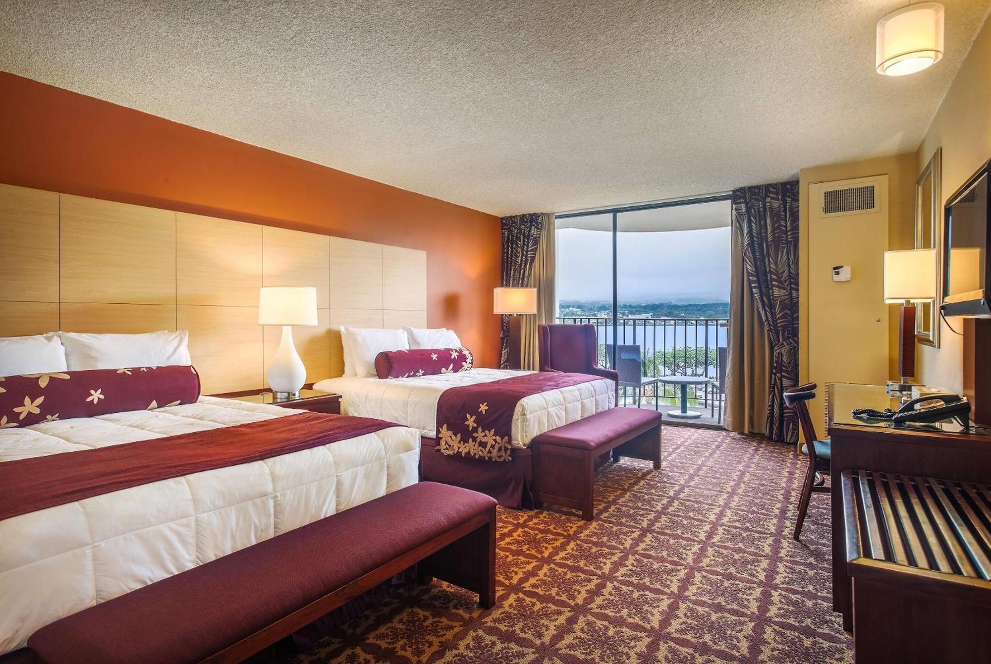Queen Room with Two Queen Beds, Roll-In Shower and Ocean View - Mobility/Hearing Access - Non-Smoking