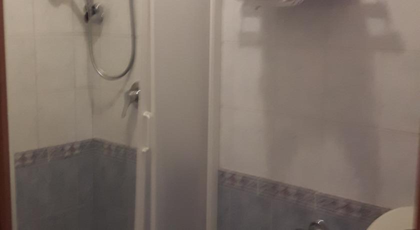 Quarto Individual com Banheiro