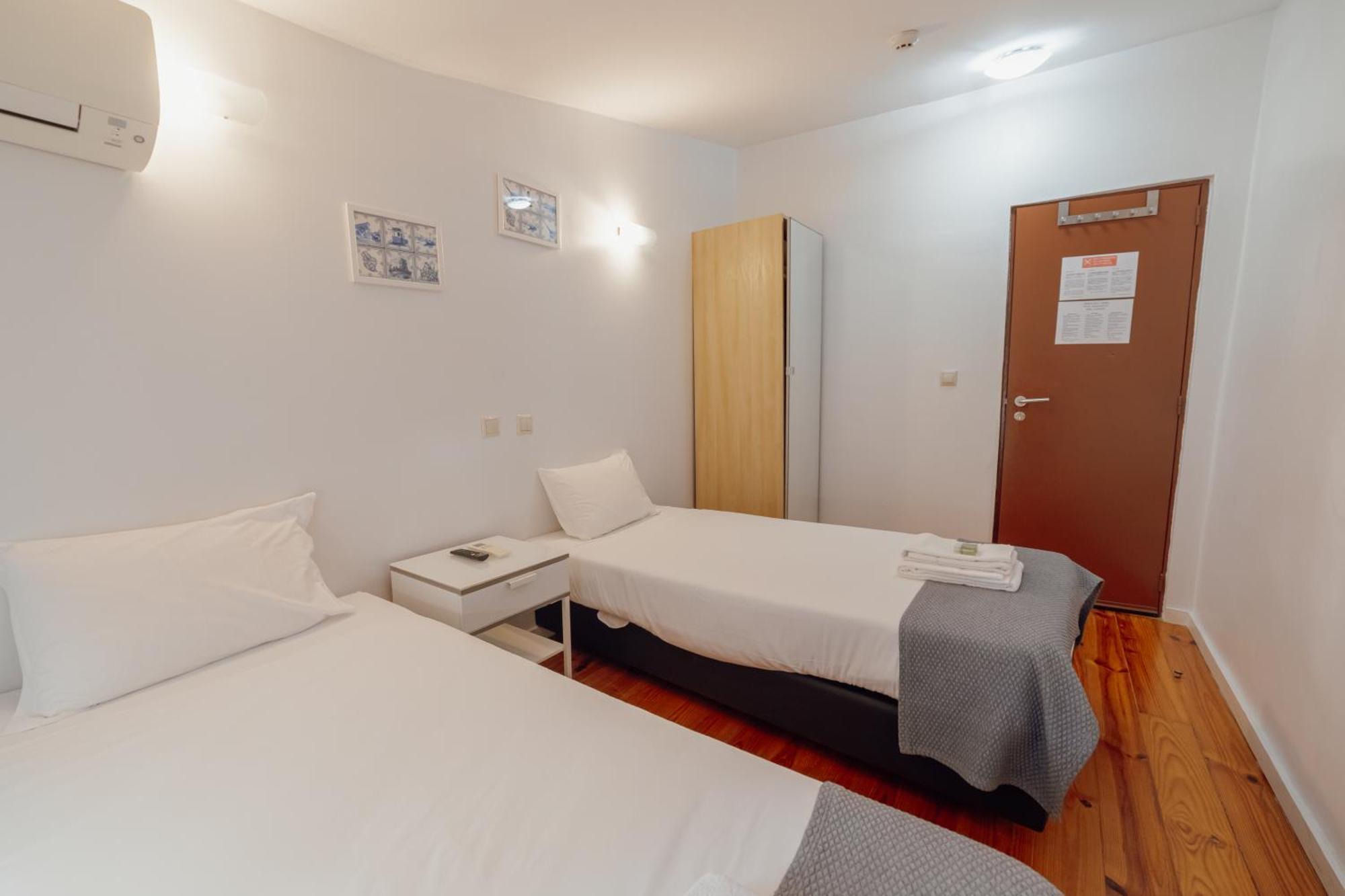 Chambre Lits Jumeaux avec Salle de Bains Privative Séparée