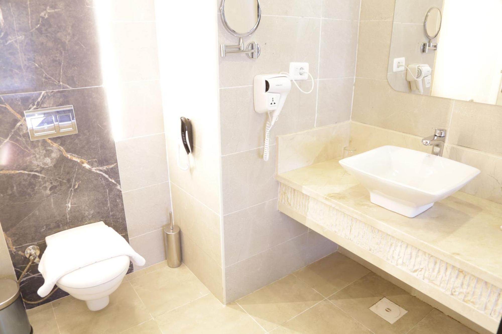 Deluxe Double or Twin Room with Garden View