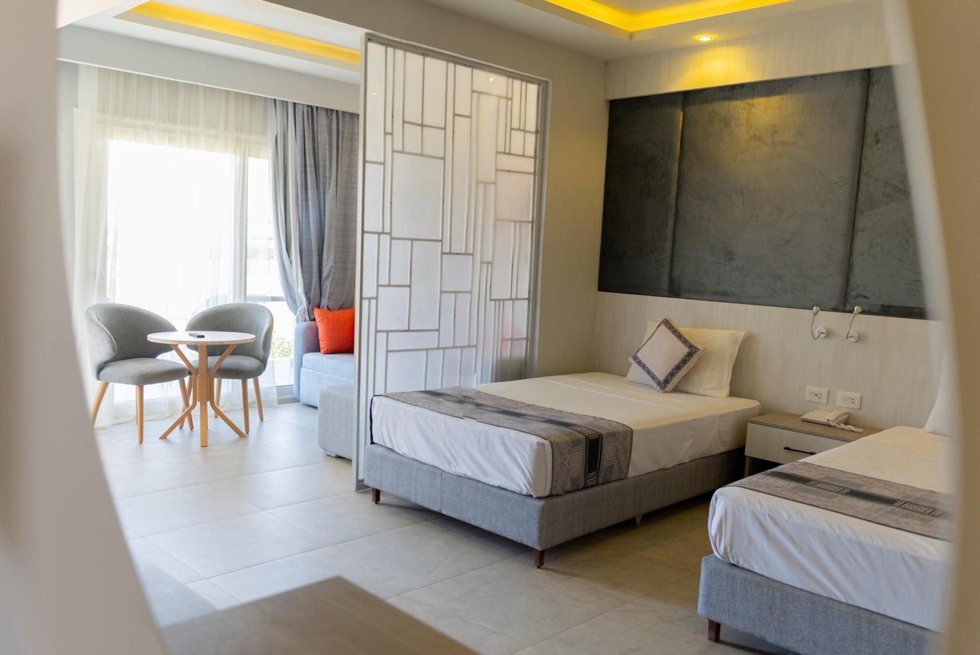 Junior Suite with Garden View