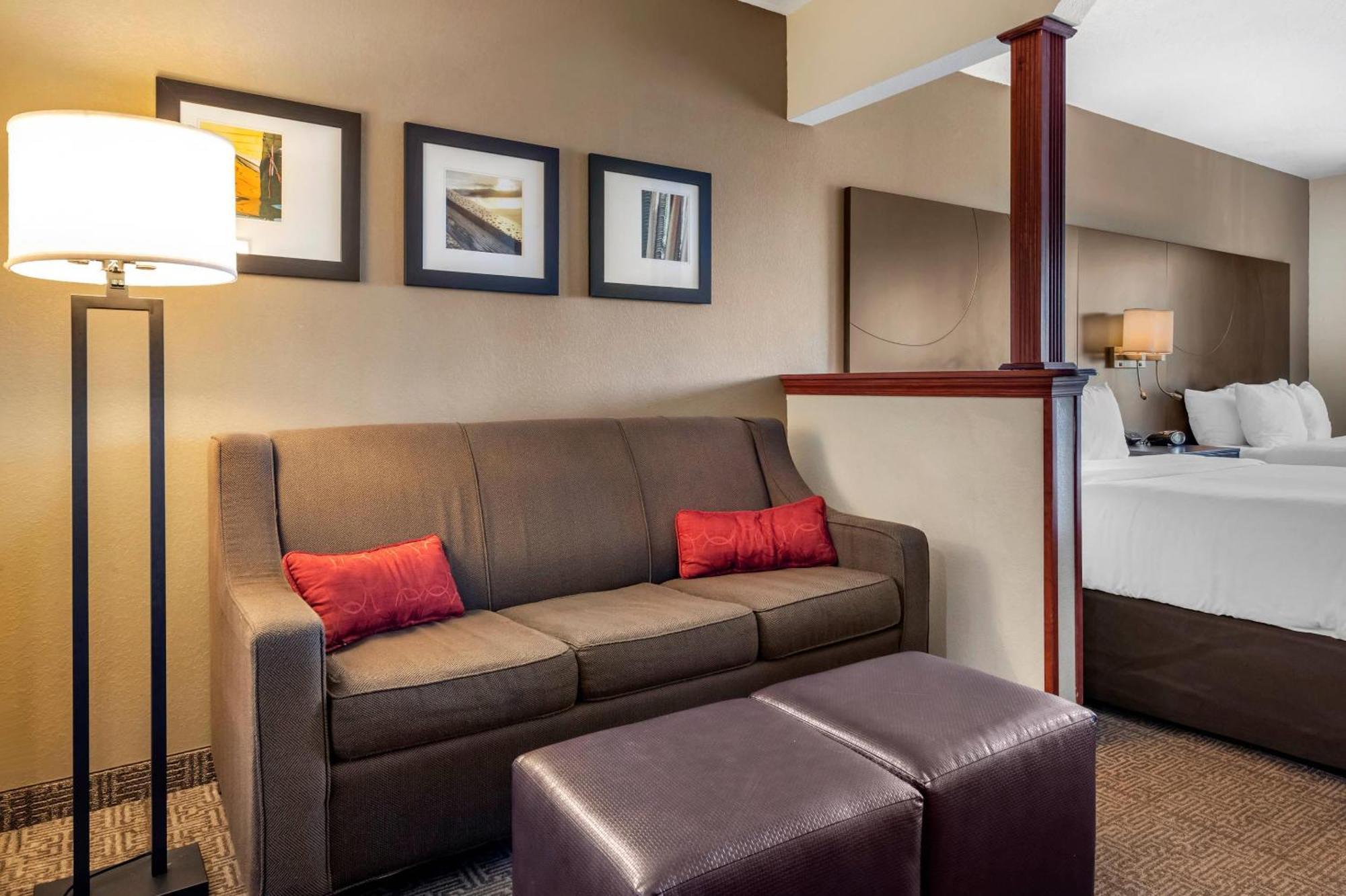Suite with Two Queen Beds - Accessible/Non-Smoking