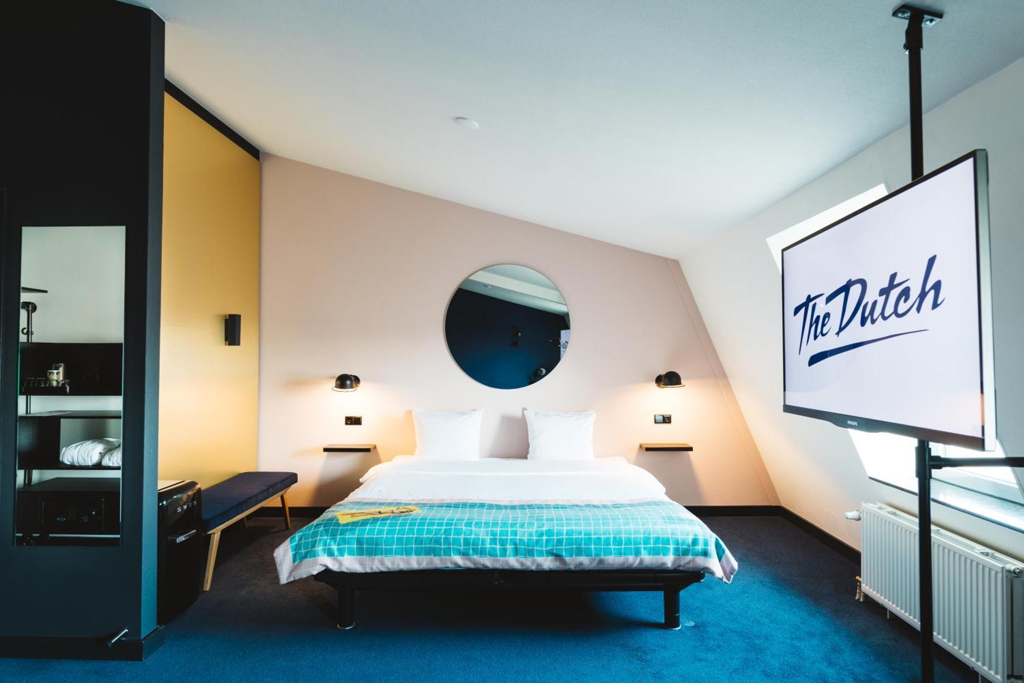 Extra Large Room
