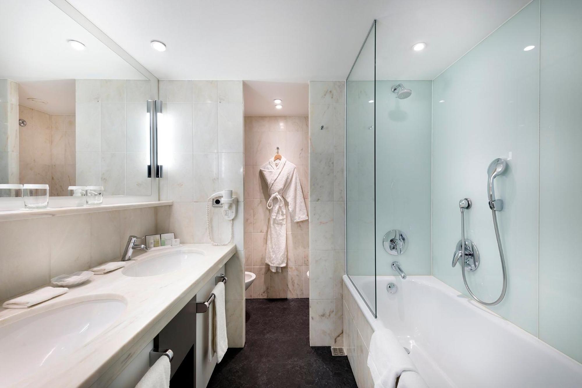 Premium King Room with River View,1746909011:JPEG