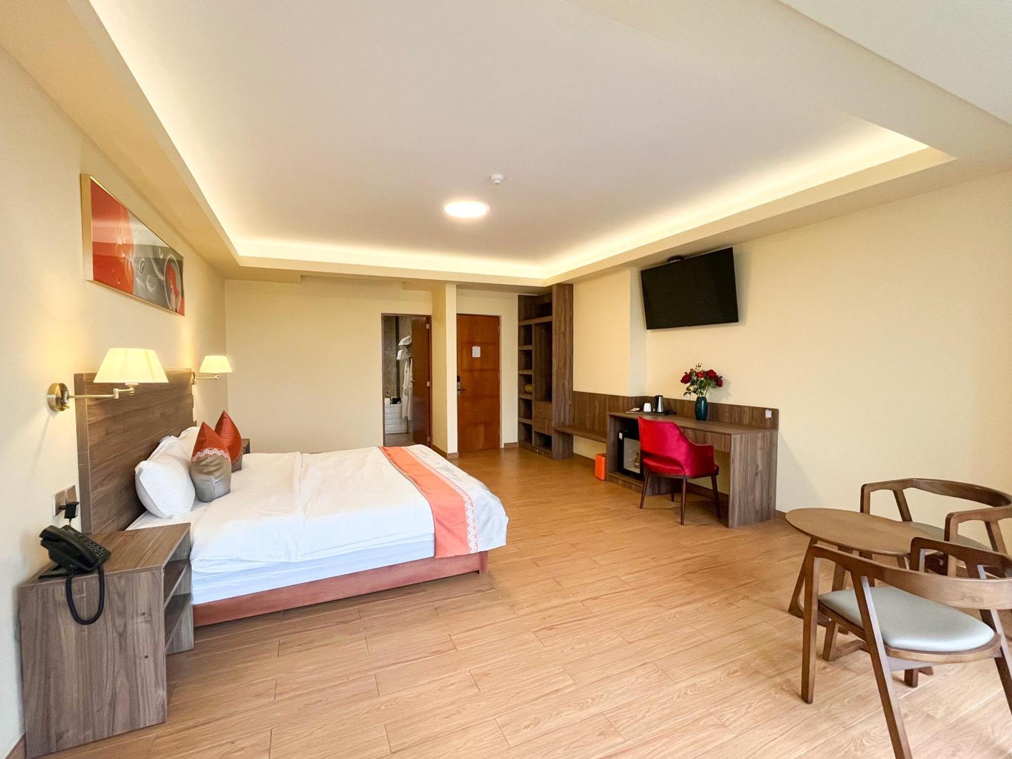 Suite with Sauna,1743590581:JPEG