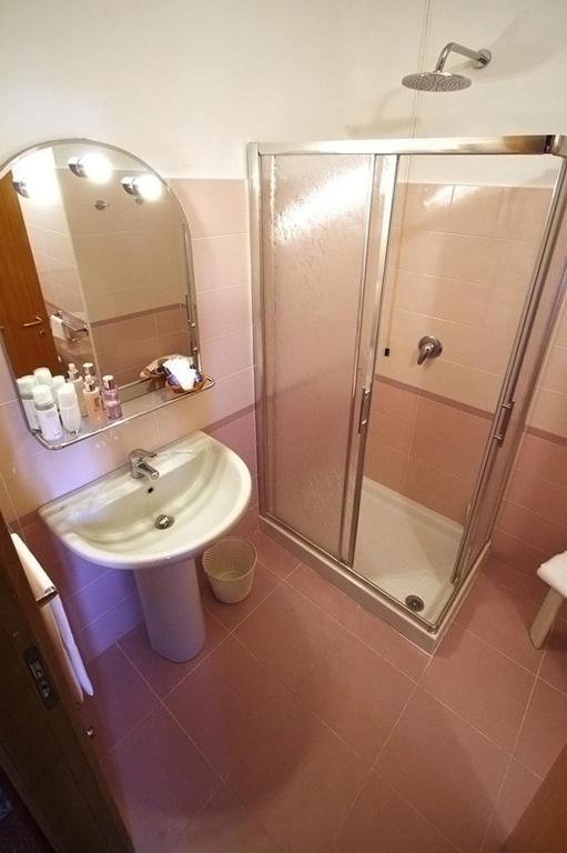 Double Room (1 Adult)