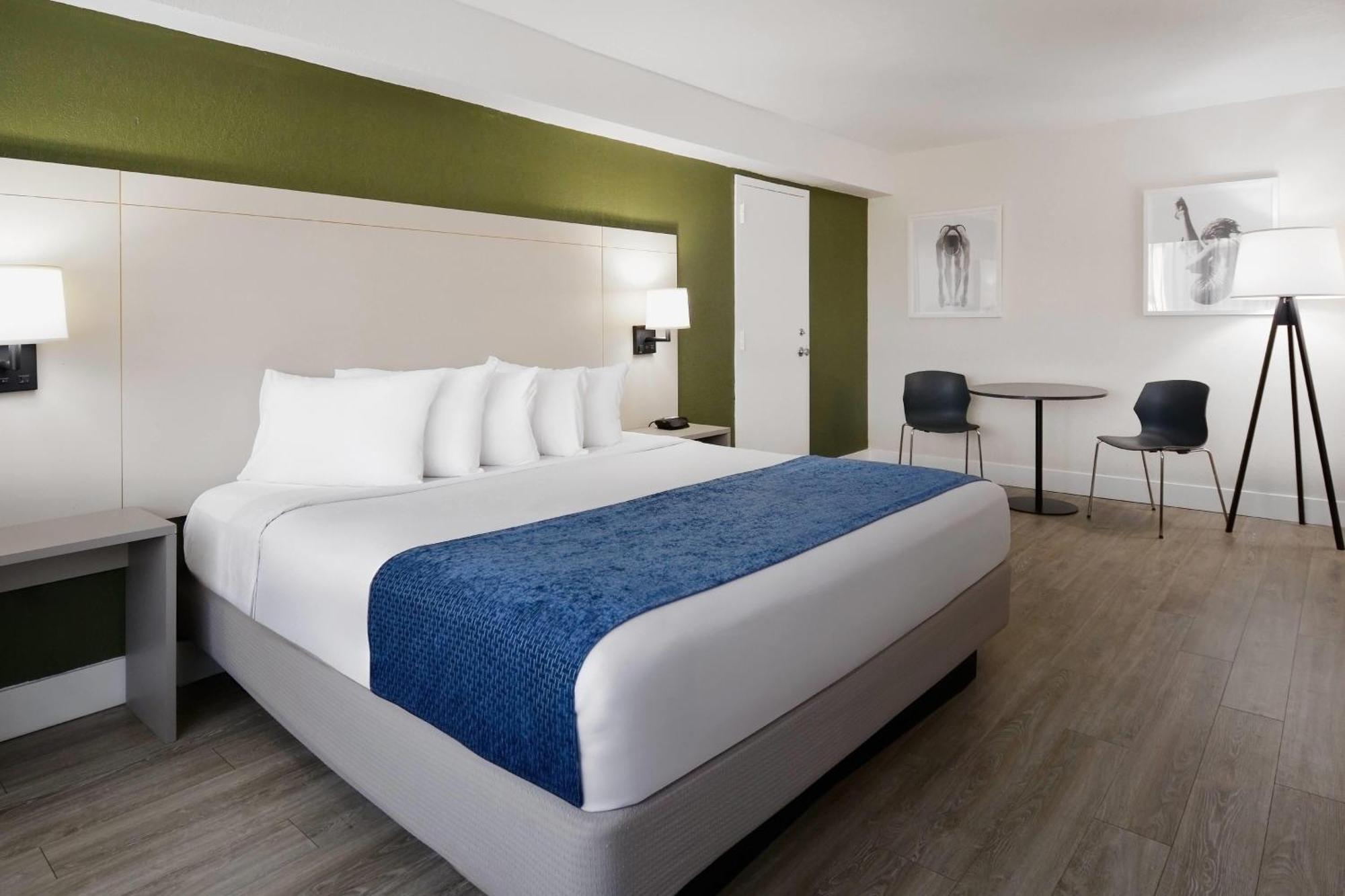 Quarto com Cama King-size na Torre - Não Fumantes