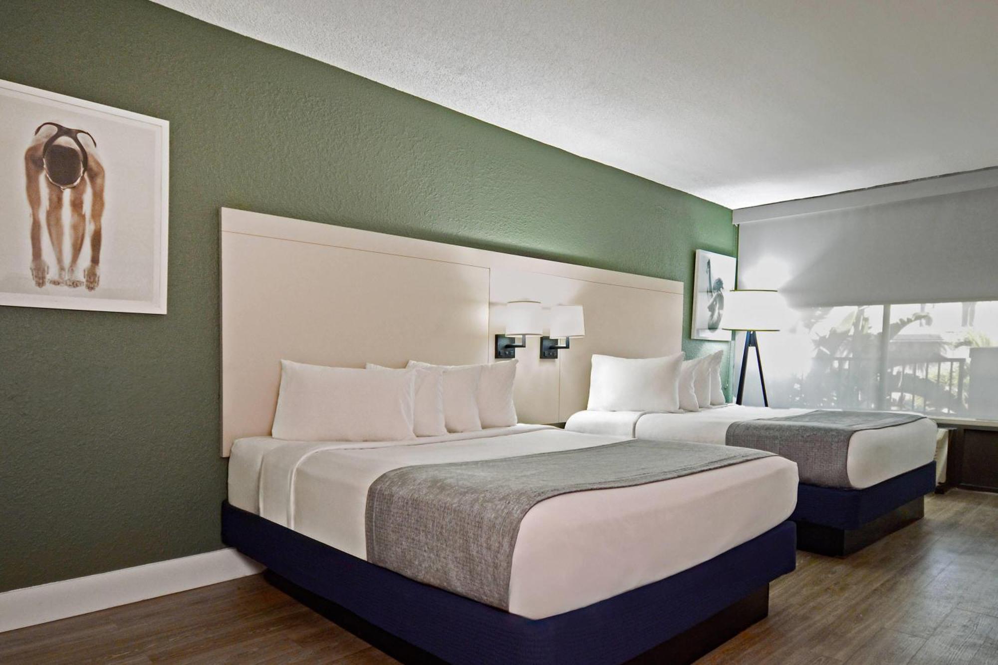 Quarto Queen com 2 Camas Queen-Size - Não Fumantes