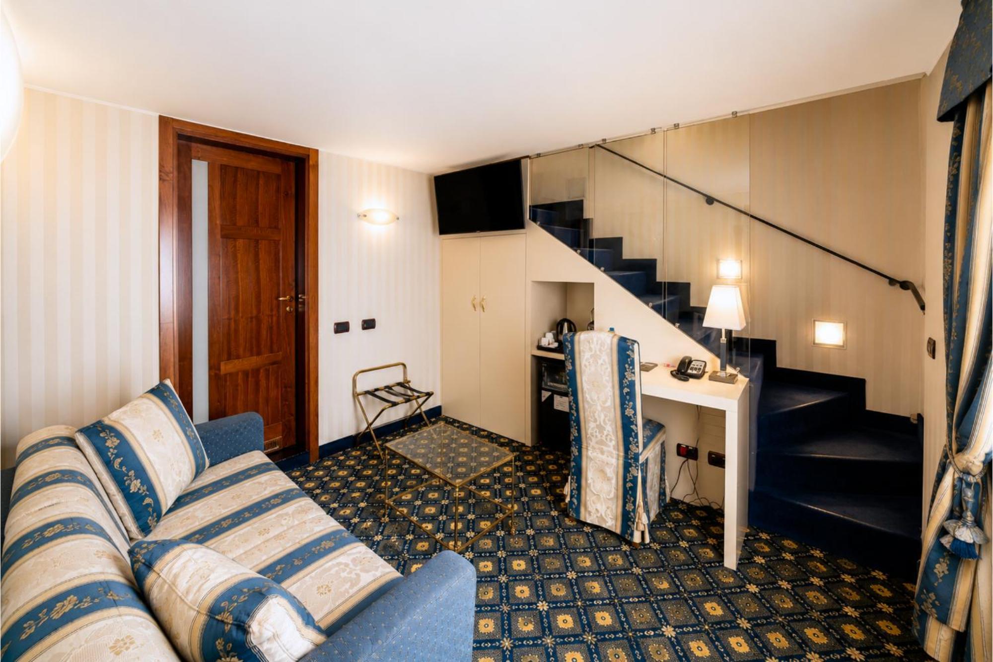 Junior Suite,1769511766:JPEG