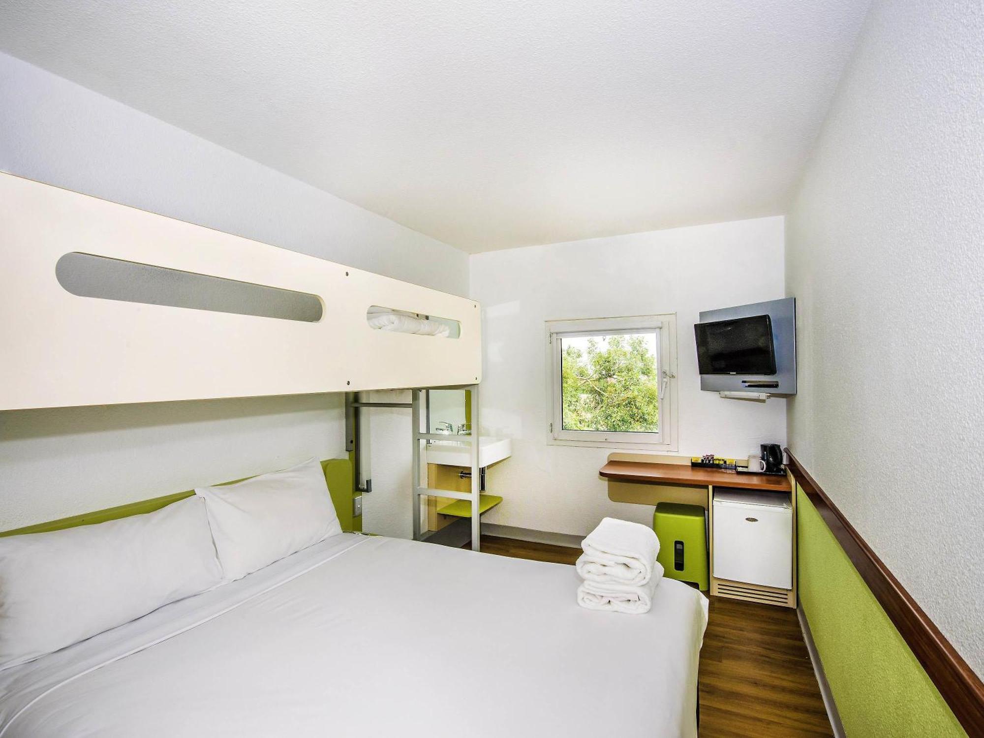 Standard Queen Room with Single Bunk Bed