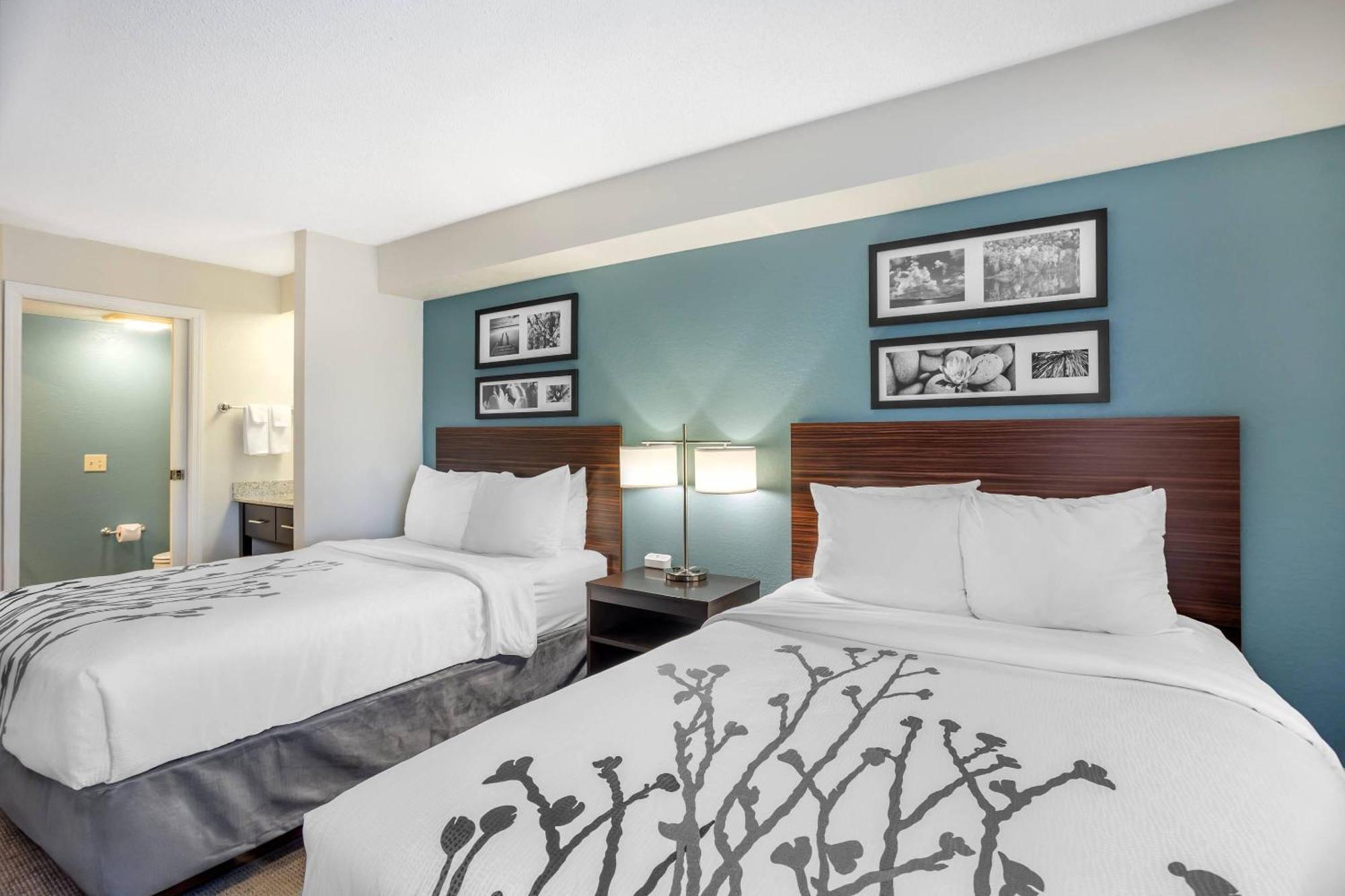2 Double Beds - Non-Smoking
