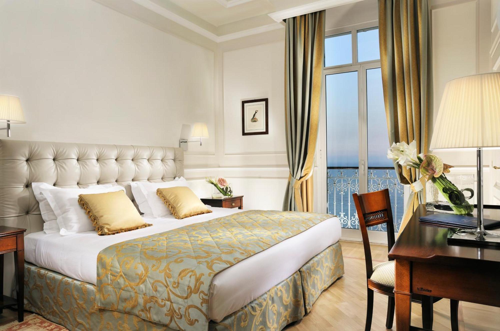 Chambre Triple Supérieure avec Balcon - Vue sur Mer