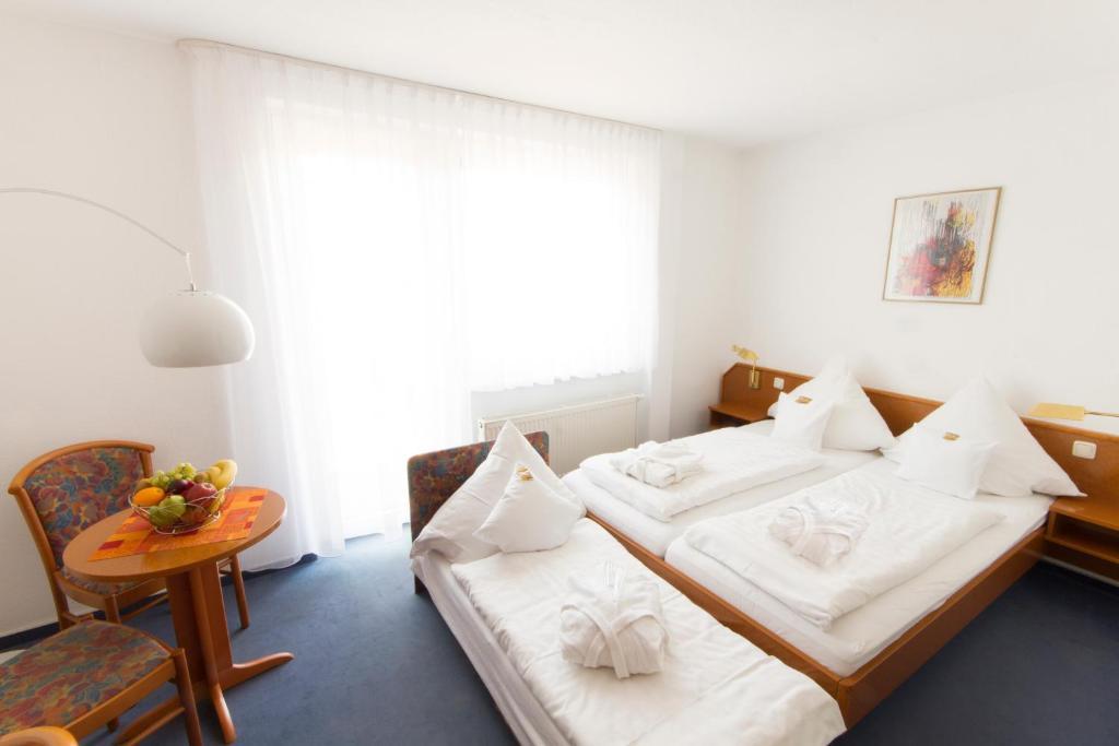 Double or Twin Room with Sea View