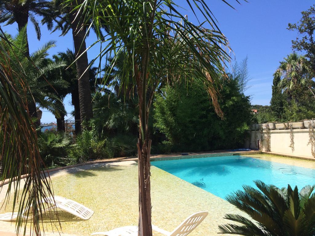 Chambre Double - Vue sur Piscine