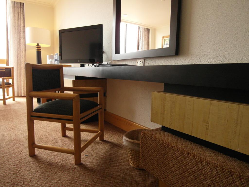 Standard Queen Room with Two Queen Beds,227015543:JPEG