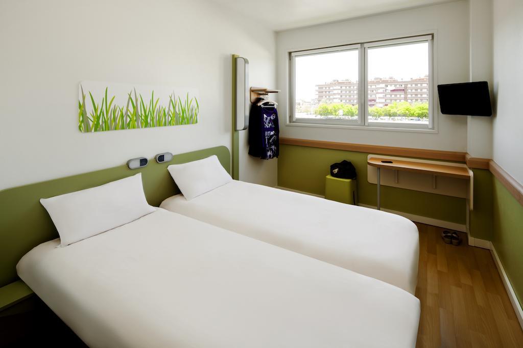 Twin Room,246498809:JPEG