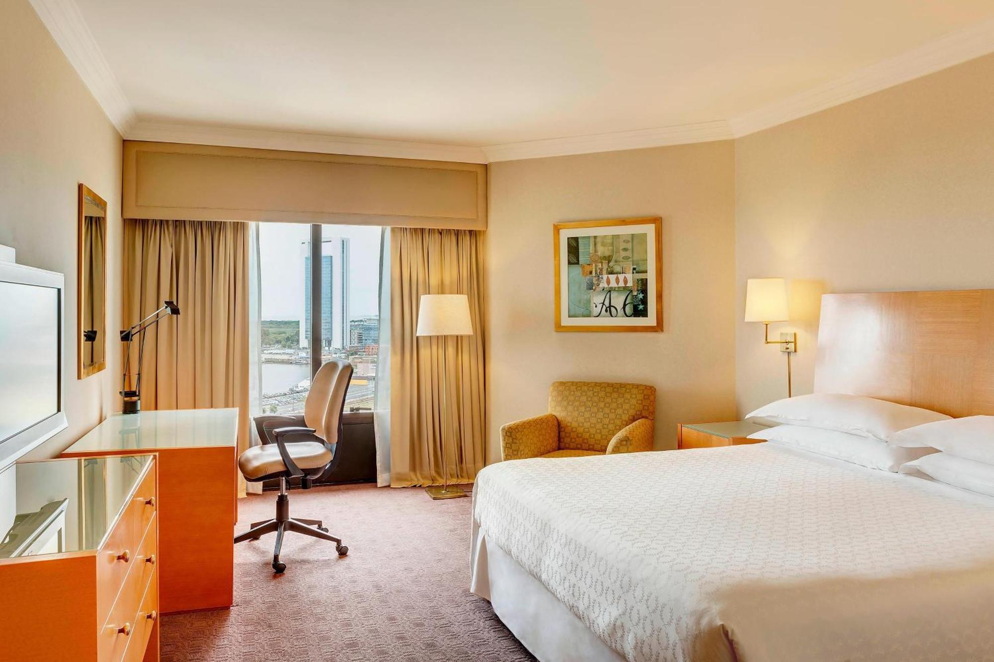 Classic, Guest room, 1 King, Pool access