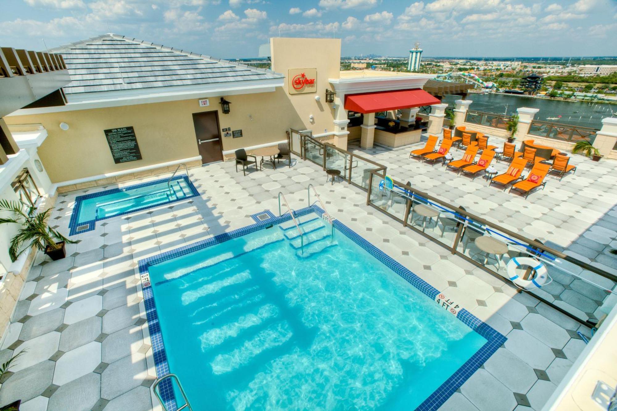 One Bedroom Suite, Two Queen Beds, Lake View-Club Level Access (NO RESORT FEE)