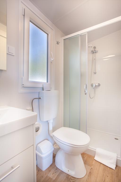 Two-Bedroom Mobile Home Terrace,665956803:JPEG